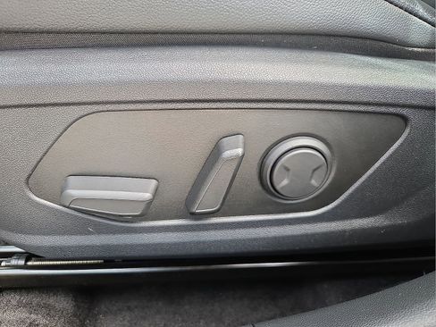 Used 2024 Hyundai Elantra Limited FWD image 15