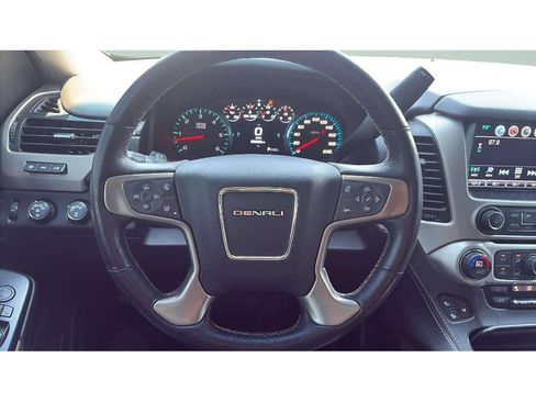 Used 2019 GMC Yukon Denali w/ Denali Ultimate Black Edition AWD/4WD image 12
