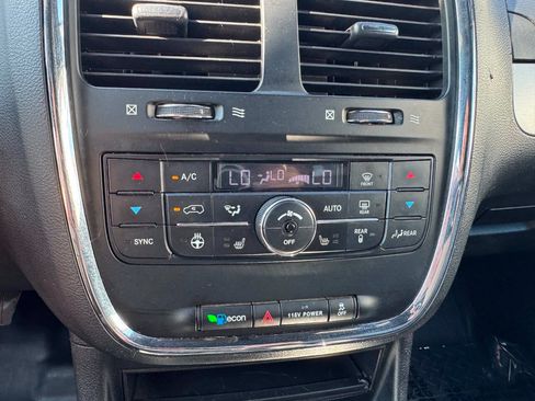 Used 2019 Dodge Grand Caravan GT FWD image 23