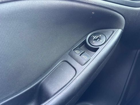 Used 2018 Ford Focus S FWD image 25