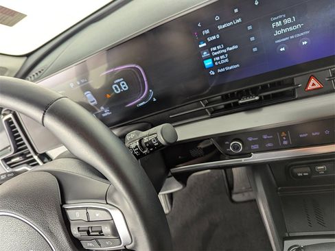 Used 2023 Kia Sportage EX image 24