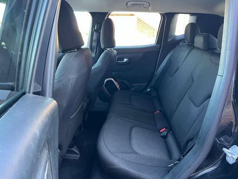 Used 2015 Jeep Renegade Latitude image 15