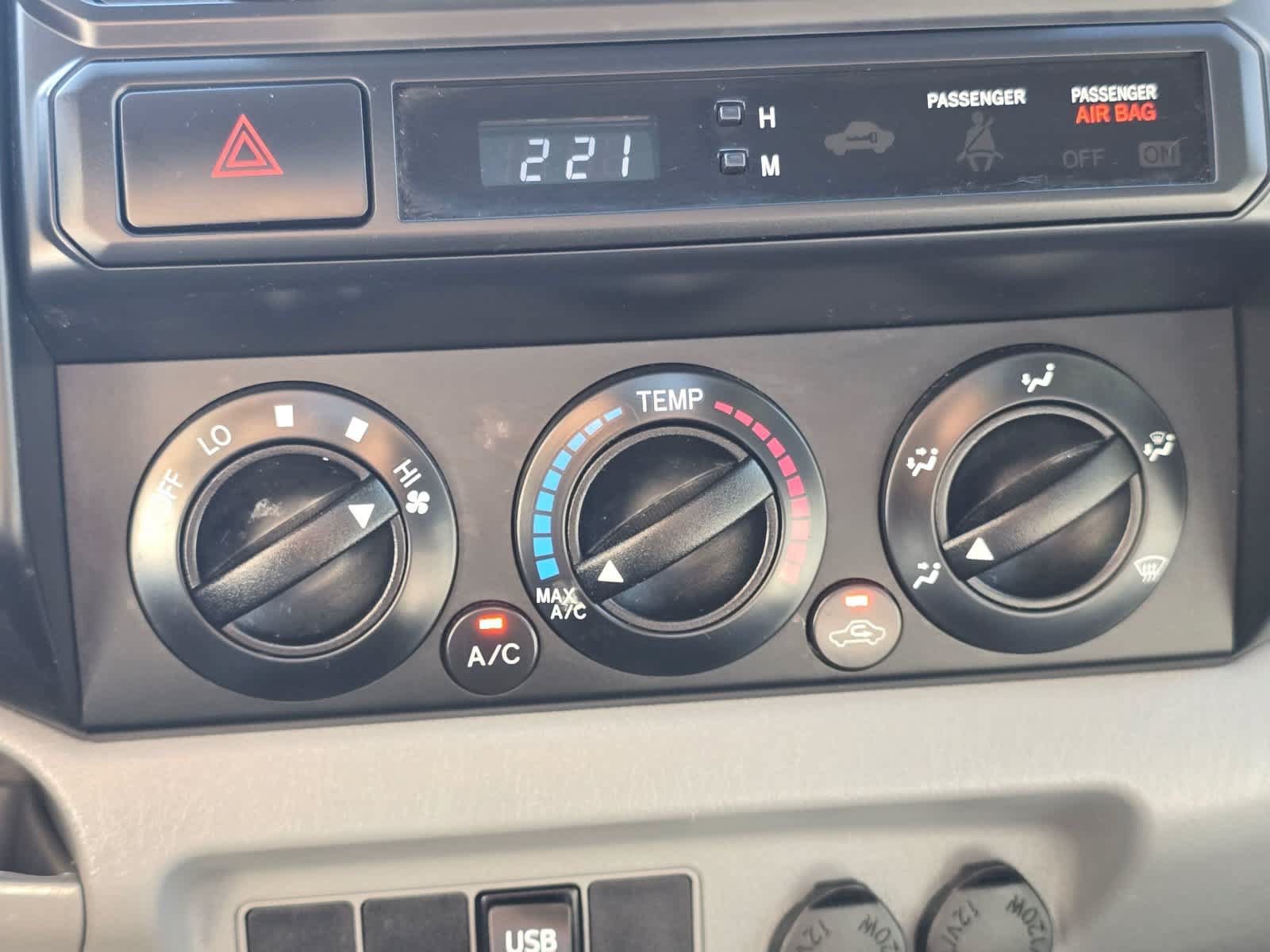 Used 2014 Toyota Tacoma 2WD Regular Cab image 13