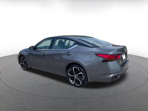 Used 2025 Nissan Altima 2.5 SR image 10