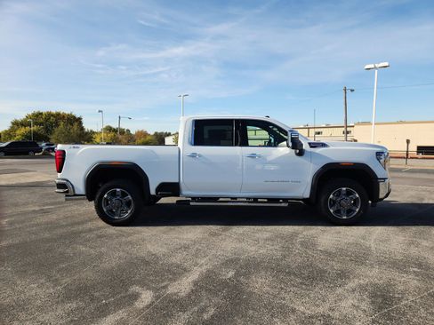 New 2026 GMC Sierra 2500 SLT w/ SLT Premium Package image 7