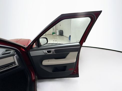 Used 2025 Hyundai Santa Fe SEL FWD image 33