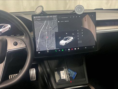 Used 2022 Tesla Model S image 18