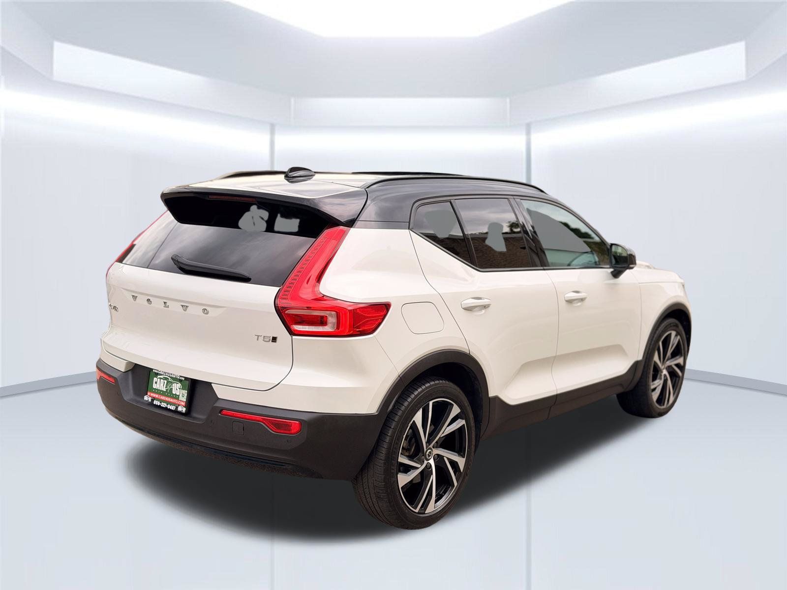 Used 2021 Volvo XC40 T5 R-Design w/ Climate Package AWD/4WD image 5