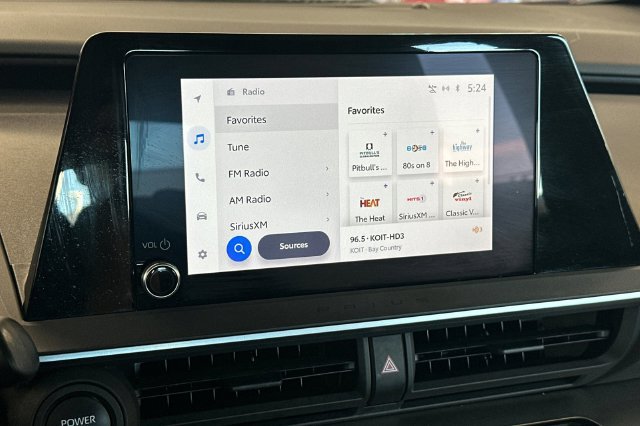 Certified 2025 Toyota Prius LE FWD image 23