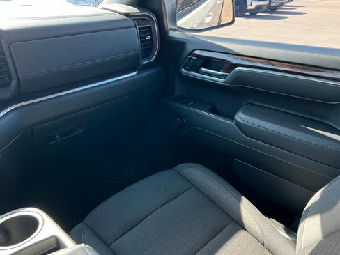 Used 2025 GMC Sierra 1500 Elevation w/ X31 Off-Road Package AWD/4WD image 11