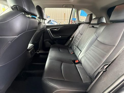 Used 2019 Toyota RAV4 Limited w/ Advanced Technology Package AWD/4WD image 17