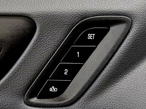 Used 2023 GMC Acadia Denali image 30