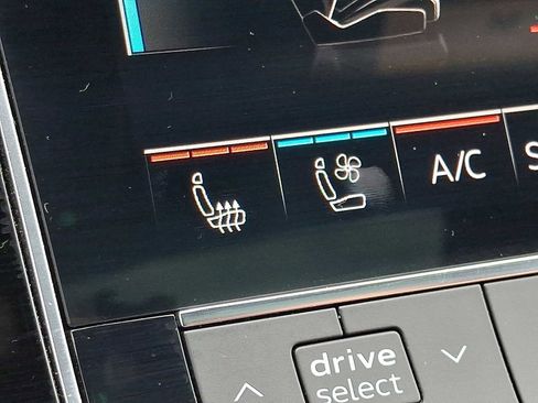 Used 2021 Audi Q8 Premium Plus image 25