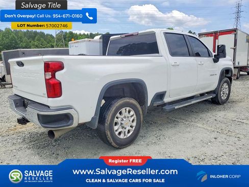 Used 2022 Chevrolet Silverado 2500 LT w/ Convenience Package AWD/4WD image 4