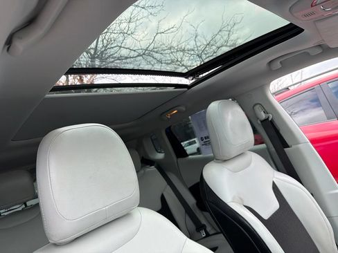 Used 2021 Jeep Compass Latitude w/ Sun and Sound Group FWD image 30