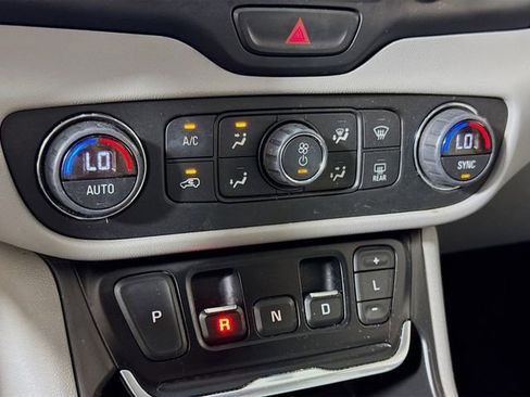 Used 2021 GMC Terrain SLT FWD image 14