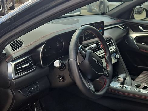 Used 2024 Genesis G70 3.3T Advanced RWD image 9