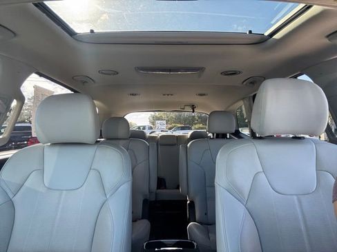 Used 2023 Kia Telluride EX w/ EX Captain's Chair Package image 13