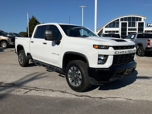 Used 2022 Chevrolet Silverado 2500 Custom image 3