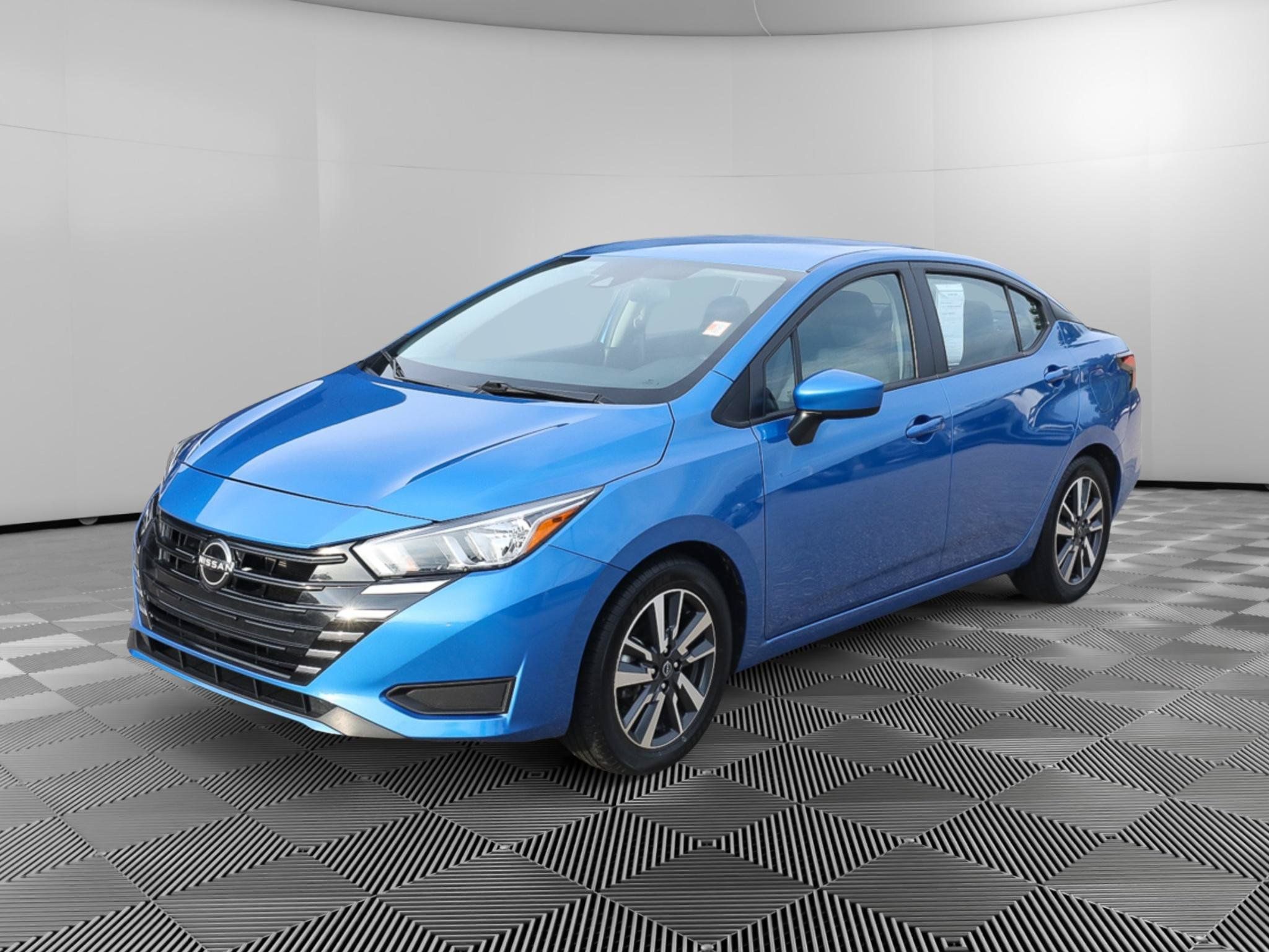 Used 2023 Nissan Versa SV FWD image 2