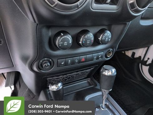 Used 2018 Jeep Wrangler Unlimited Sahara w/ Max Tow Package AWD/4WD image 17