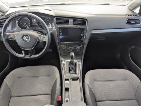 Used 2019 Volkswagen e-Golf SE w/ Driver Assistance Package image 12