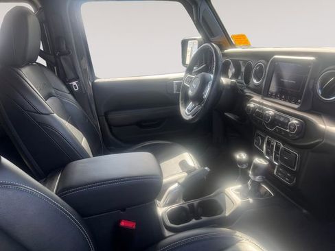 Used 2020 Jeep Wrangler Unlimited Sahara image 14
