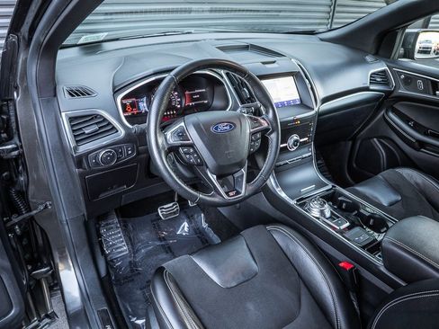Used 2020 Ford Edge ST image 4