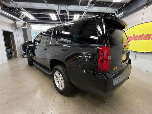 Used 2020 Chevrolet Suburban LT AWD/4WD image 3