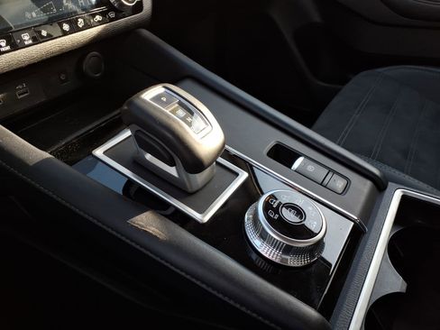 Used 2024 Mitsubishi Outlander SE image 22