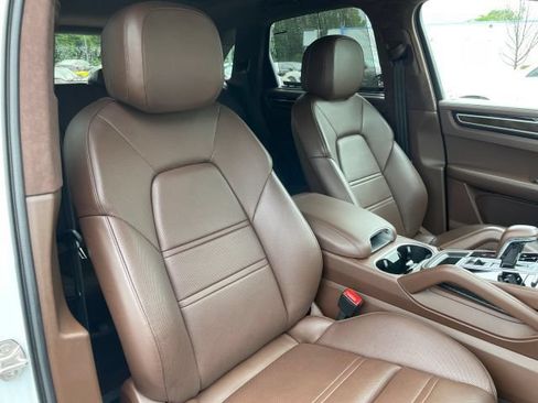 Used 2021 Porsche Cayenne GTS AWD/4WD image 36