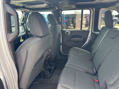 New 2024 Jeep Wrangler Unlimited Sahara w/ Technology Group image 26