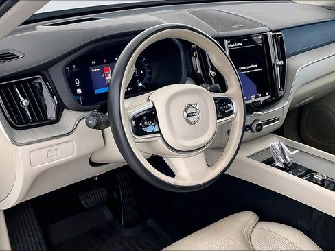Used 2023 Volvo XC60 B5 Ultimate w/ Climate Package image 18