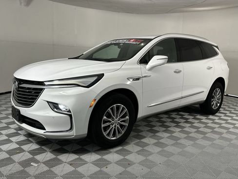 Used 2024 Buick Enclave Premium AWD/4WD image 4