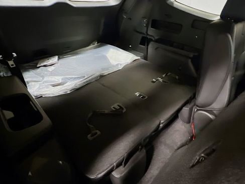 New 2025 Kia Telluride S image 30