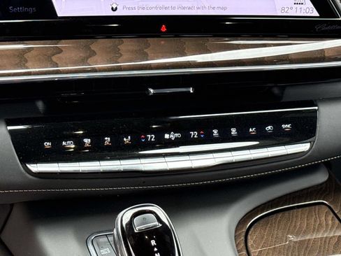 Used 2024 Cadillac Escalade ESV Sport Platinum w/ LPO, ONYX Package AWD/4WD image 35