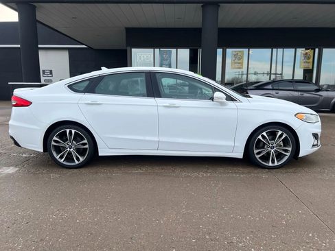 Used 2020 Ford Fusion Titanium image 9