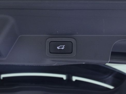 Used 2021 Land Rover Range Rover Sport HST image 11