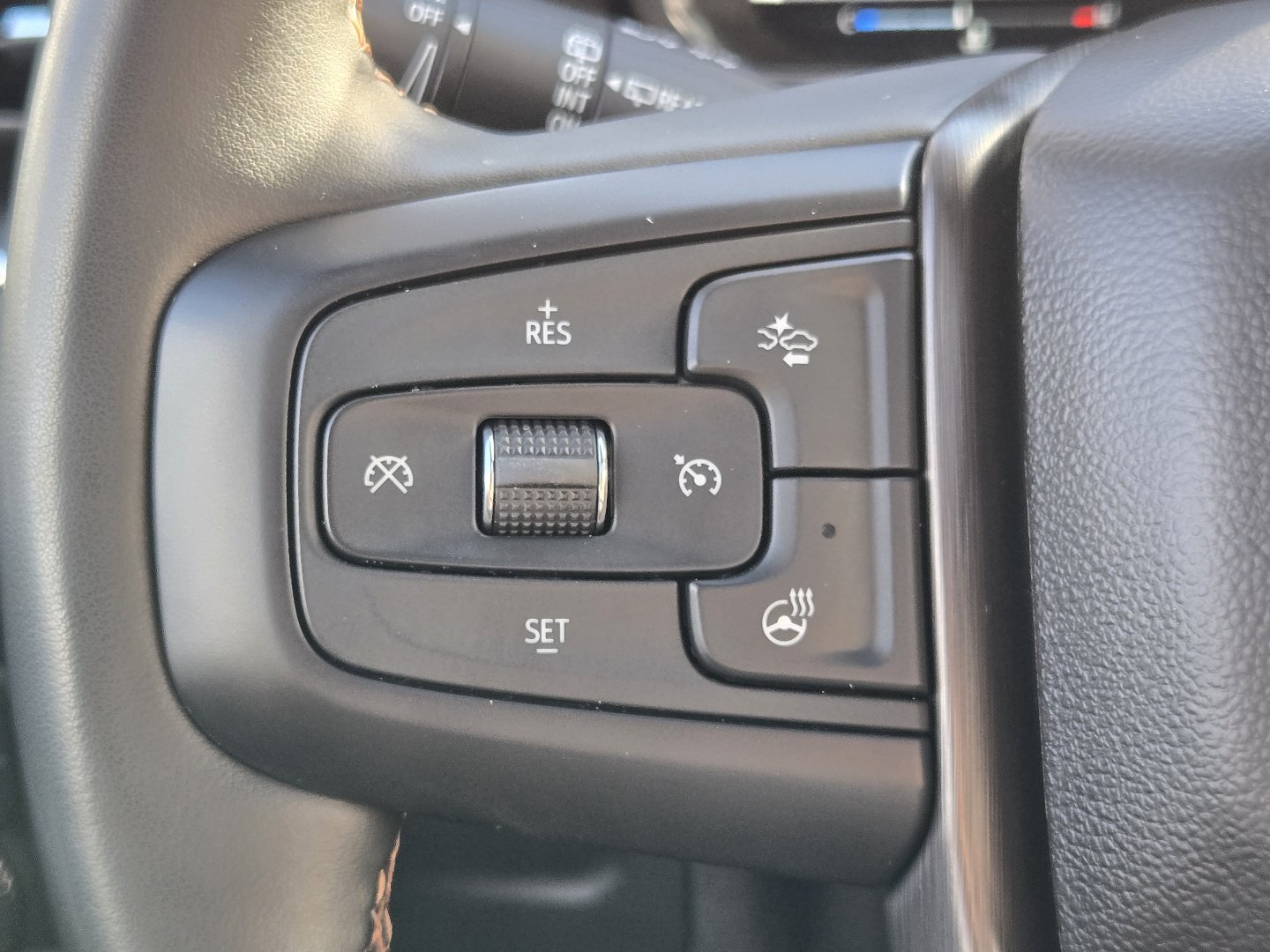 Used 2024 GMC Yukon AT4 AWD/4WD image 24