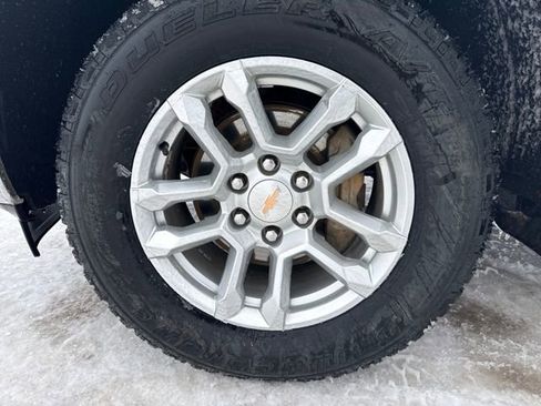 Used 2025 Chevrolet Silverado 1500 LT image 31