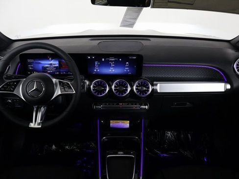 New 2026 Mercedes-Benz GLB 250 image 4