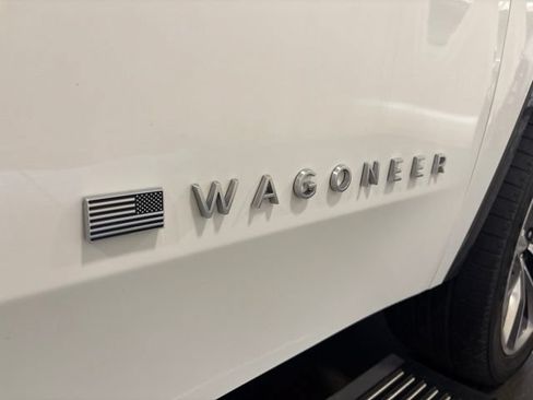 Used 2022 Jeep Wagoneer Series III w/ Premium Group I AWD/4WD image 69
