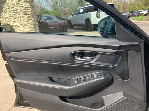 Used 2023 Honda Accord Sport image 9