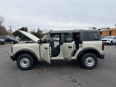 New 2025 Ford Bronco 4-Door image 23