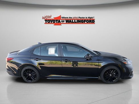 Used 2025 Toyota Camry SE FWD image 13