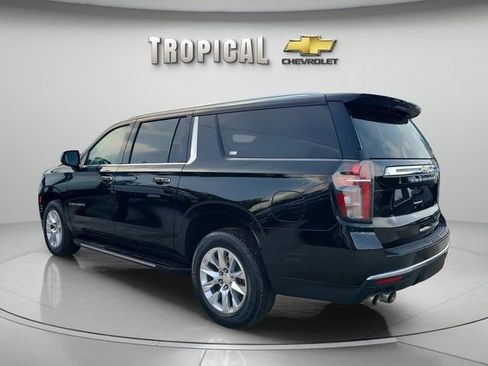 Used 2024 Chevrolet Suburban Premier AWD/4WD image 3