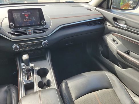 Used 2020 Nissan Altima 2.5 SR w/ Premium Package FWD image 19