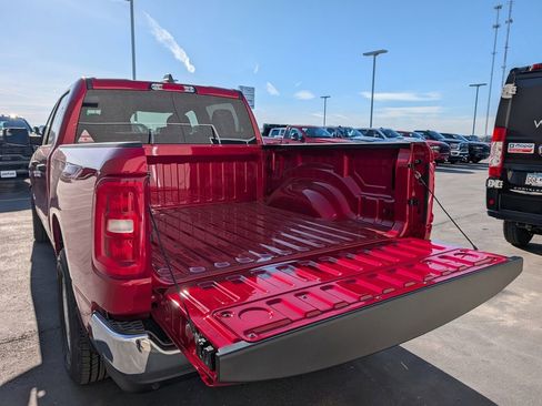 New 2026 RAM 1500 4x4 Crew Cab image 7