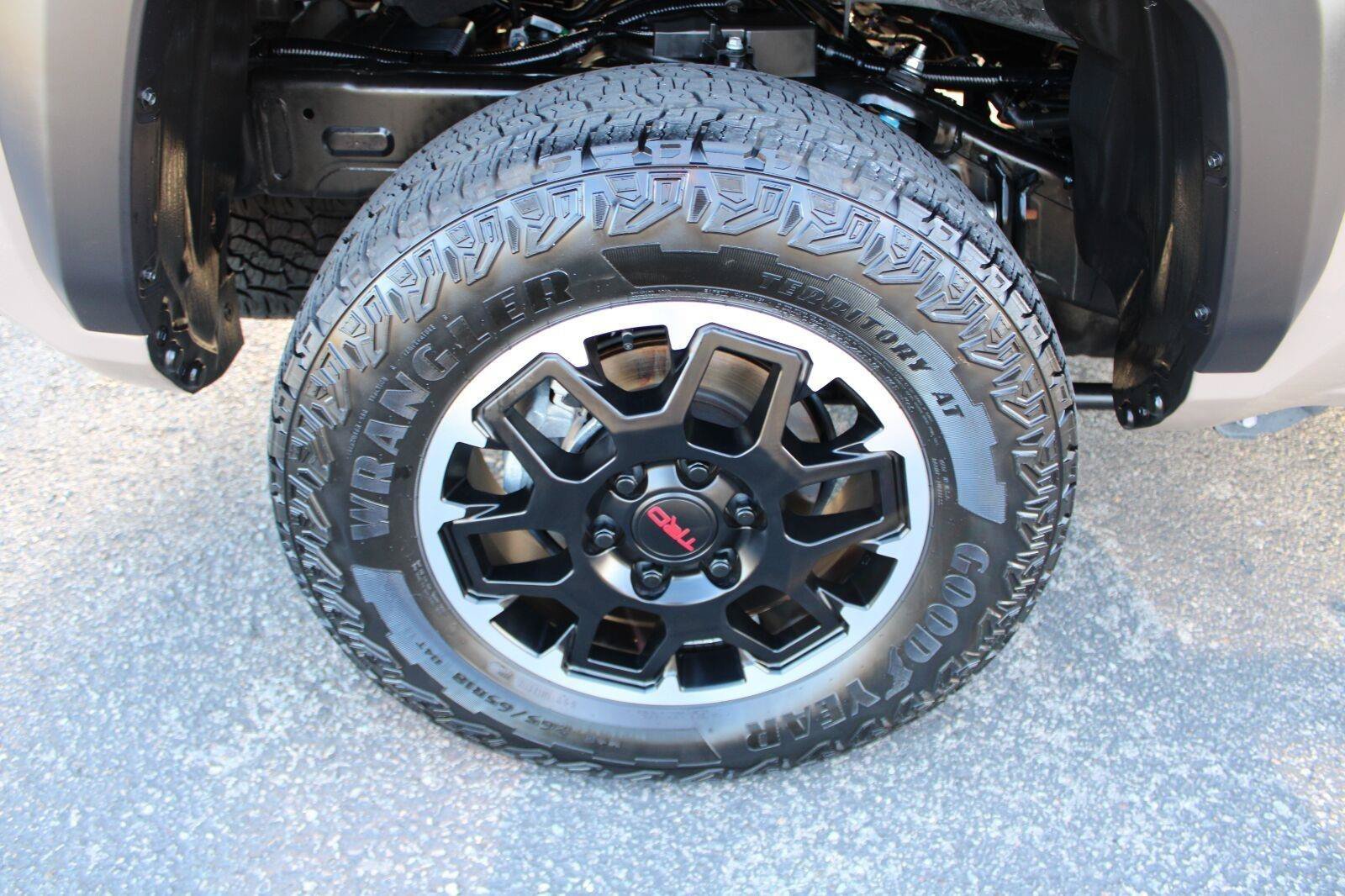 Certified 2026 Toyota Tacoma TRD Off-Road w/ TRD Off Road Premium Package AWD/4WD image 14