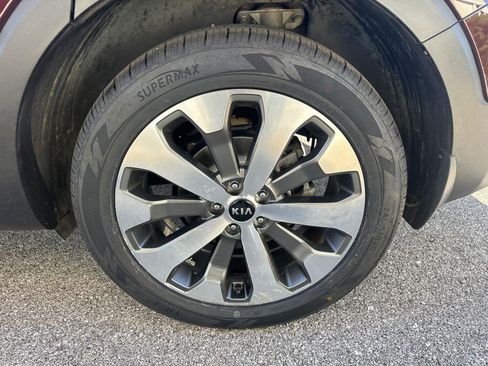 Used 2021 Kia Telluride EX w/ EX Premium Package FWD image 14